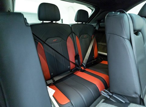 Bentley Bentayga V8 S 13