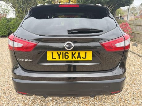 Nissan Qashqai 1.2 DIG-T N-Connecta 2WD Euro 6 (s/s) 5dr 10