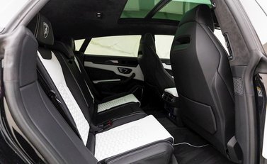 Lamborghini Urus 14