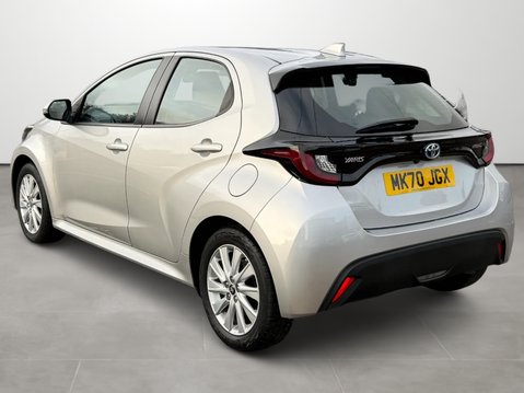 Toyota Yaris 1.5 Hybrid Icon 5dr CVT 3