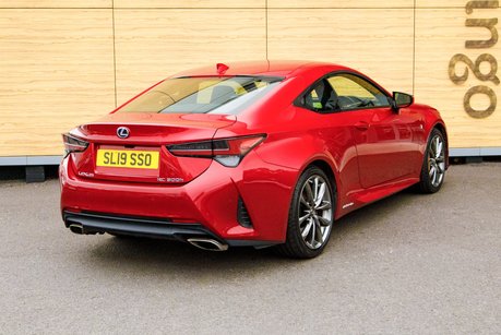 Lexus RC 300H F SPORT