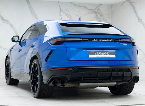 Lamborghini Urus 3