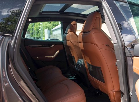 Maserati Levante S GranSport 14