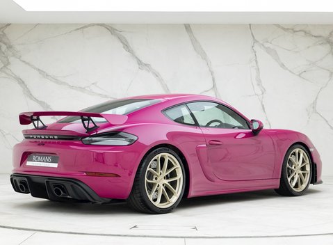 Porsche 718 Cayman GT4 7