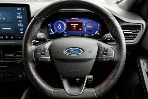 Ford Focus ST-LINE X 16