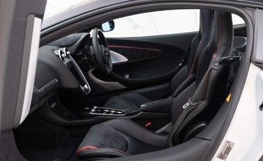 McLaren GT V8 SSG 10