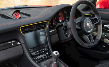 Porsche 911 (991.2) GT3 18