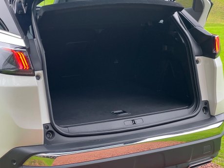 Peugeot 3008 S/S GT PREMIUM 38