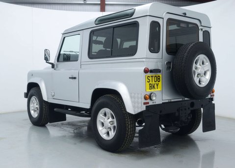 Land Rover Defender 2.4 TDCi XS Station Wagon 3dr Diesel Manual 4WD SWB Euro 4 (122 bhp) 10