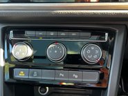 Volkswagen Touran 1.6 TDI BlueMotion Tech SE Family DSG Euro 6 (s/s) 5dr 14