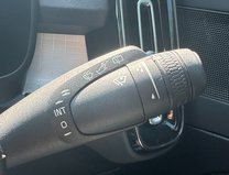 Volvo XC40 2.0 D3 Momentum SUV 5dr Diesel Auto Euro 6 (s/s) (150 ps) 15