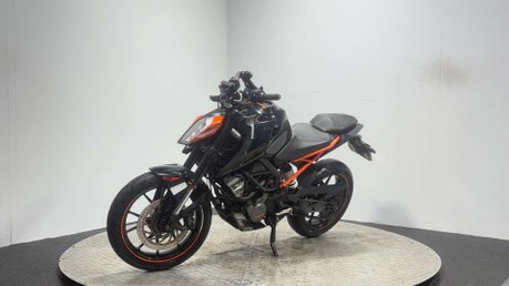 KTM Duke 2017 19K SPARES OR REPAIR PROJECT NAKED SUPERMOTO BIKE 125CC 6