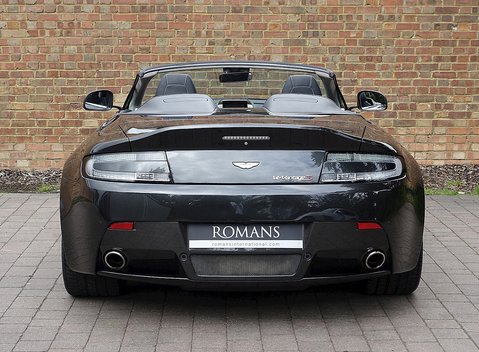Aston Martin V12 Vantage S Roadster 14