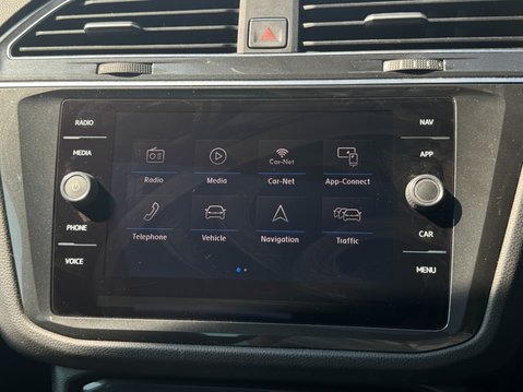 Volkswagen Tiguan (Sold) 2.0 TDI SEL SUV 5dr Diesel Manual 4Motion Euro 6 (s/s) (150 ps) 22