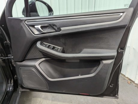 Porsche Macan 2.0 Macan Semi-Auto 4WD 5dr 50