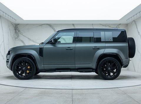 Land Rover Defender 110 OCTA EDITION ONE 6