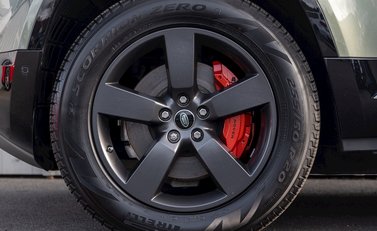 Land Rover Defender 110 X P400 10