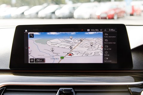 BMW 5 Series 520D XDRIVE SE TOURING 21