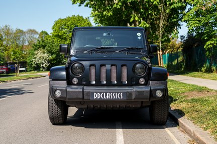 Jeep Wrangler SAHARA CRD By Kahn's The Chelsea Truck Company 5