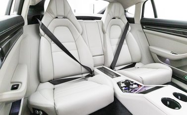 Porsche Panamera Turbo S E-Hybrid Executive 12