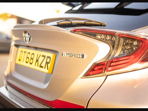 Toyota C-HR 1.8 C-HR-Dynamic HEV CVT 5dr 34