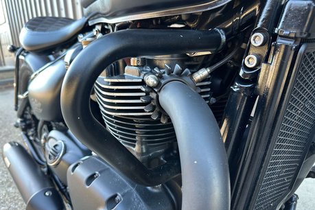 Triumph Bonneville 1.2 Bonneville Bobber Black 25