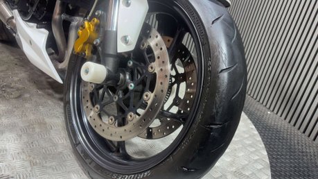 Triumph Street Triple 2014 27K NEW MOT SERVICED SCORPION EXHAUST NAKED 675CC TRIPLE 22