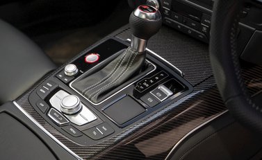 Audi RS6 Avant Performance 21