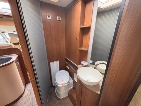 Burstner Aviano i727 19