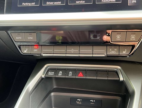 Audi S3 2.0 S3 Sportback TFSI Quattro Semi-Auto 4WD 5dr 33
