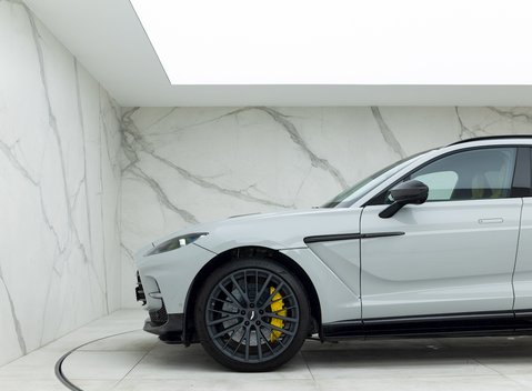 Aston Martin DBX 707 29