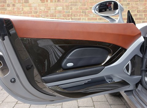 Porsche Carrera GT 24