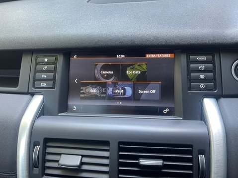 Land Rover Discovery Sport 2.0 TD4 HSE Black Auto 4WD Euro 6 (s/s) 5dr 37
