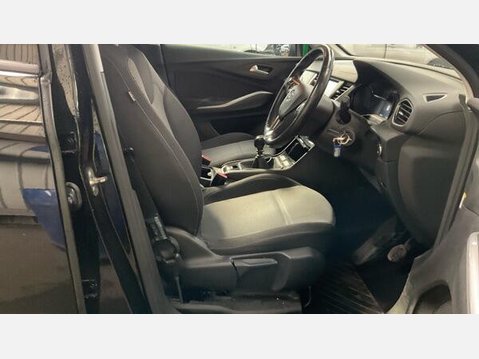 Vauxhall Grandland X 1.2 Turbo SE Euro 6 (s/s) 5dr 6
