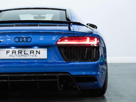 Audi R8 5.2 FSI V10 Coupe 2dr Petrol S Tronic quattro Euro 6 (s/s) (540 ps) 36