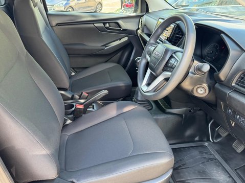 Isuzu D-Max UTILITY SCB 18