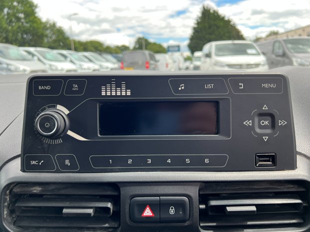 Vauxhall Combo LWB L2H1 Low Roof Air Con EURO 6 NO VAT 33