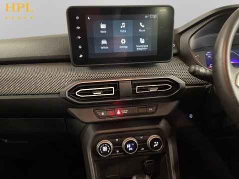Dacia Jogger 1.6 Hybrid Expression MPV 5dr Petrol Hybrid Auto Euro 6 (s/s) (140 ps) Air 18
