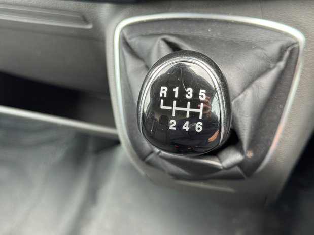 Ford Transit JUMBO XLWB [SOLD MT] L4H3 High Roof Limited MHEV 350 Air Con Sensors SELECT 40