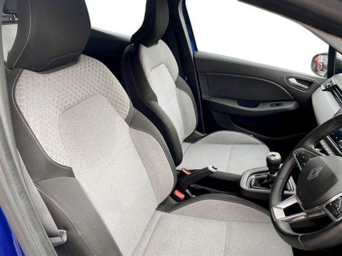 Renault Clio 1.0 TCe evolution Hatchback 5dr Petrol Manual Euro 6 (s/s) (90 ps) Air Con 11