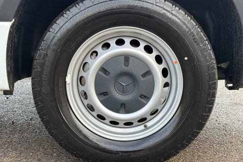 Mercedes-Benz Sprinter 315 Cdi Progressive Dropside with Tail Lift & Safety Rails 33