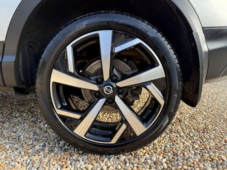 Nissan Qashqai 1.5 dCi Tekna Euro 6 (s/s) 5dr 12