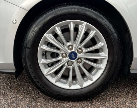 Ford Focus 1.5 Focus Titanium Auto 5dr 12