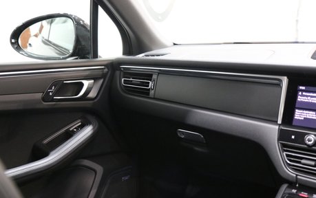 Porsche Macan Now Sold More Required - RS Spyder Alloys, Pan Roof, BOSE 38