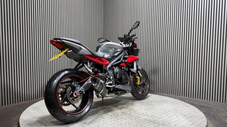 Triumph Street Triple R 2013 ONLY 21K QUICK SHIFTER, LOADS OF EXTRAS, LONG MOT 2