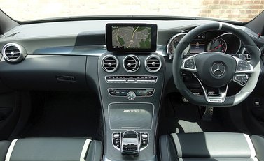 Mercedes-Benz C63 S Estate 14