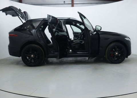 Jaguar F-Pace 2.0 P400e 17.1kWh R-Dynamic Black SUV 5dr Petrol Plug-in Hybrid Auto AWD Eu 62
