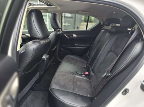 Lexus CT 1.8 200h Sport Hatchback 5dr Petrol Hybrid CVT Euro 6 (s/s) (136 ps) 16