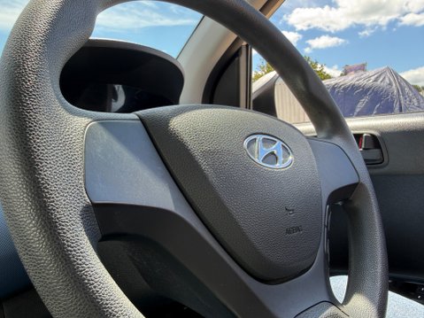 Hyundai i10 SE AUTOMATIC 25