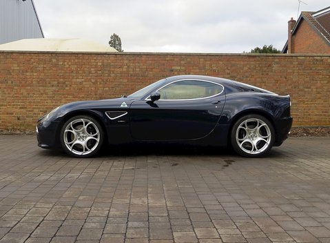Alfa Romeo 8C Competizione 6